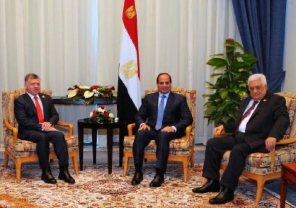 الأحمد:مصر والأردن تبنتا رؤية الرئيس عباس لعقد مؤتمر دولي للسلام وقريبًا سيزور دولًا جديدة
