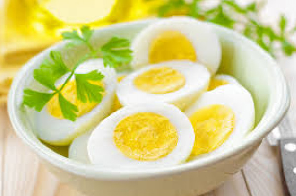 أخصائية تغذية: تناول البيض بشكل يومي له أضرار وفوائد