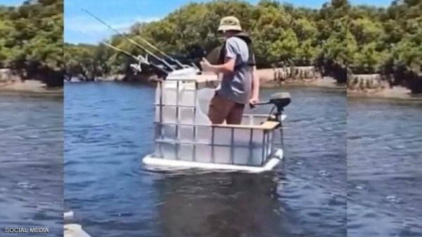 شاهد: رجل يصنع قارب صيد من خزان بلاستيكي