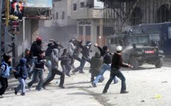 إصابات بالرصاص والغاز خلال مواجهات مع الاحتلال في بلدة بيتا