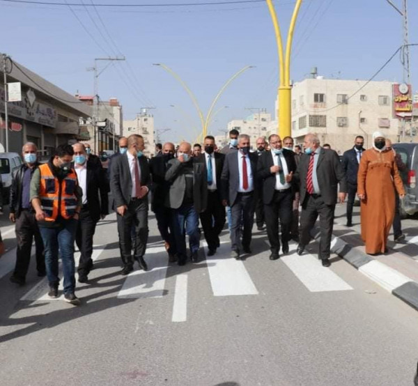 بلدية الخليل تدشن شارع المنطقة الصناعية "الفحص" بمشاركة رسمية وشعبية