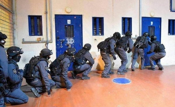 هيئة الأسرى تستنكر تزايد وتيرة الاقتحامات الهمجية لقسم (10) بمعتقل (نفحة)