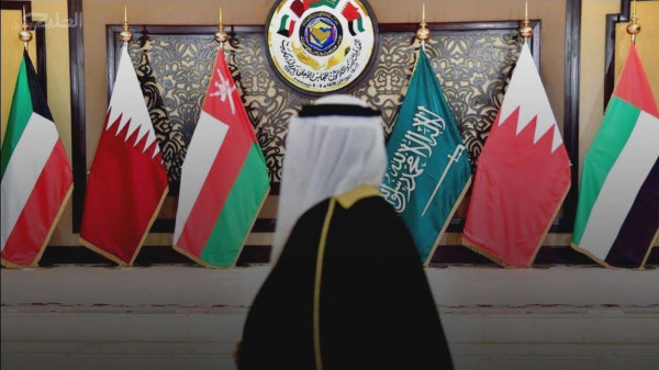 الإمارات: أجواء سياسية تهدف لحل الأزمة الخليجية والإعلام القطري لا يُريد ذلك