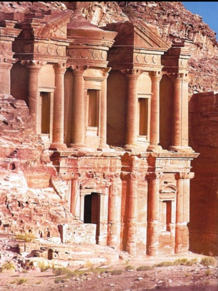 ناشيونال جيوغرافيك تختار "البترا" على غلاف مجلتها 2021
