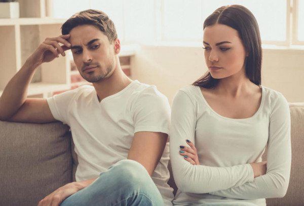 تعرف على أسباب وحلول إهمال الزوجة فجأة لزوجها
