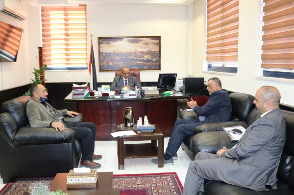 وزير الأشغال يبحث مع اتحاد المقاولين سبل تعزيز التعاون المشترك