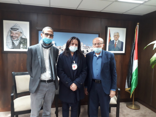 أبو بكر يُطالب الصليب الأحمر بالضغط على الاحتلال لتوفير وسائل الوقاية للأسرى