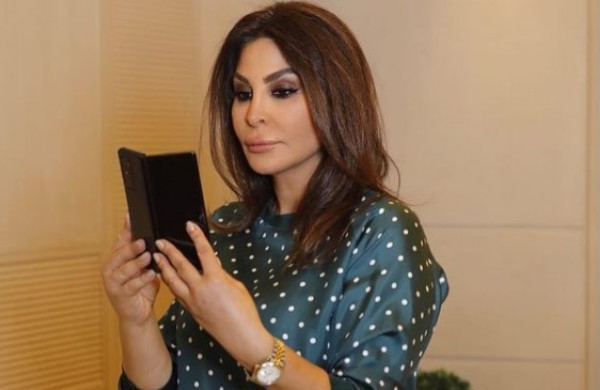 هكذا ودعت إليسا تطبيق (واتساب) معلنة اعتراضها