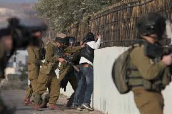 الاحتلال يعتقل ثلاثة شبان في القدس ونابلس