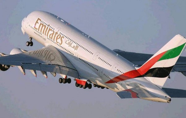 "'طيران الإمارات" تعلق رحلاتها إلى أكبر ثلاث مدن أسترالية
