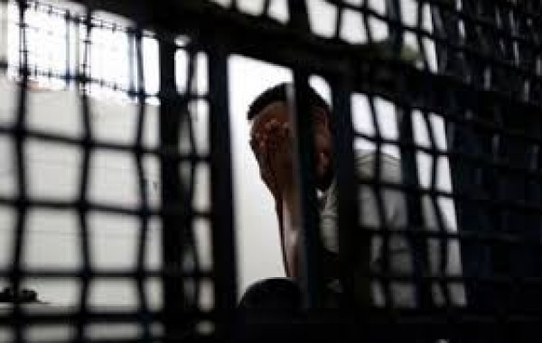 حسين أبو كويك: (كورونا) تتفشى في الأسرى والوضع بالسجون خطير