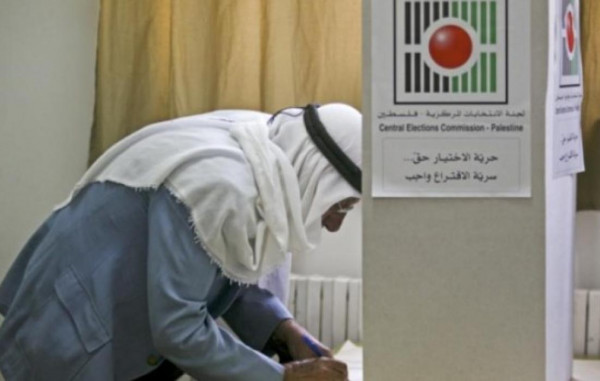 أول فلسطيني يُعلن عزمه الترشح لانتخابات الرئاسة