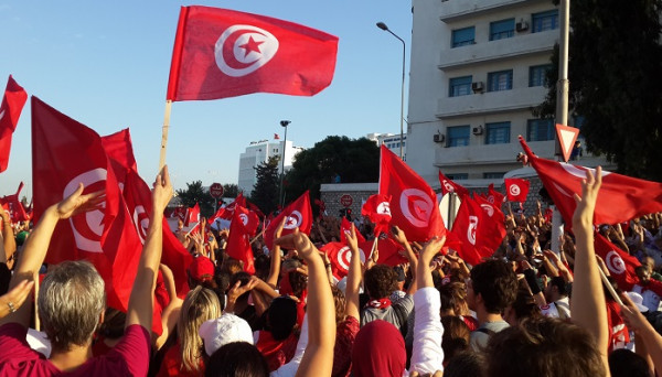 بعد 11 عامًا من ثورة الياسمين.. تونسيون يرددون "الشعب يريد إسقاط النظام"