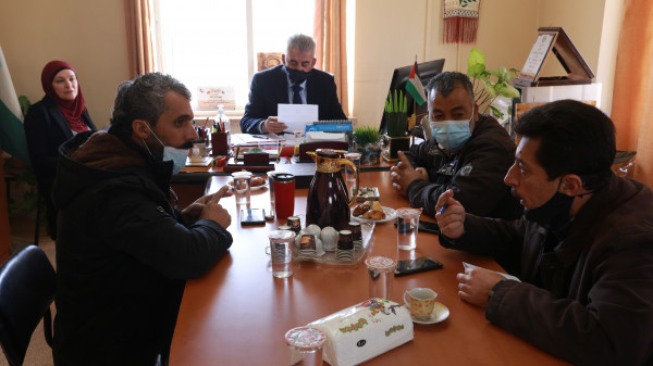 وزير الحكم المحلي يتابع قضايا عدد من الهيئات المحلية في محافظة رام الله والبيرة