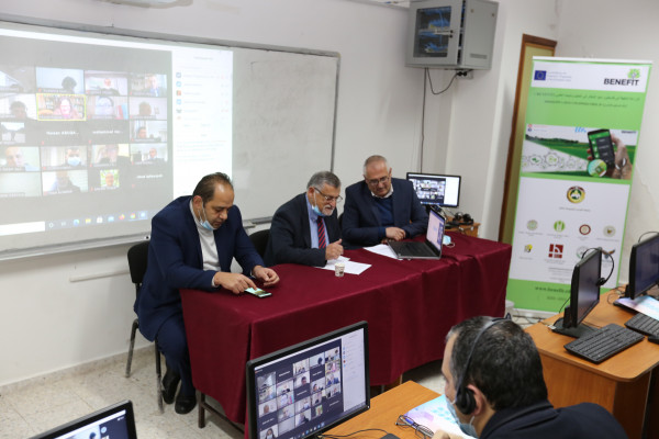 "القدس المفتوحة" تنظم ورشة عمل بعنوان: "التقنيات الرقمية في الزراعة"