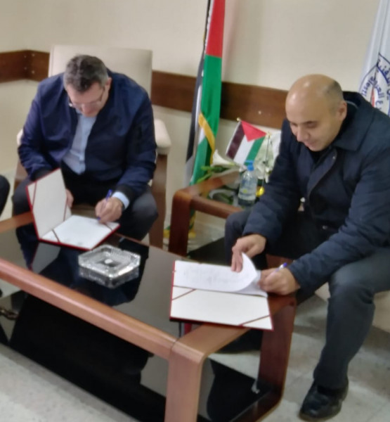 جامعة فلسطين التقنية وكلية الشهاب المقدسي توقعان إتفاقية تعاون