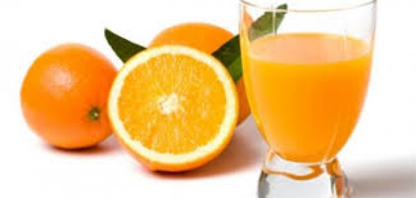 لسبب مثير.. 4 مسافرين يتناولون 30 كيلوغراما من البرتقال قبل انطلاق رحلتهم