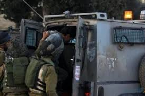 قوات الاحتلال تعتقل شابين شرق قلقيلية