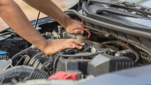 قد تدمر السيارة.. أخطاء شائعة يجب عليك الحذر منها أثناء الصيانة