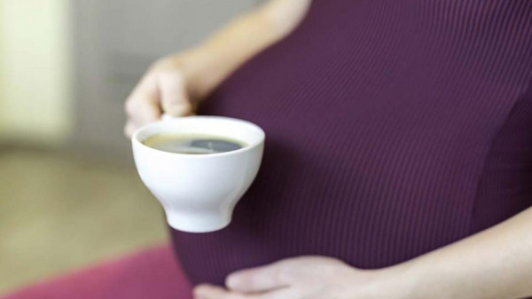 كيف يؤثر شرب القهوة للمرأة الحامل على سلوك الأطفال ؟
