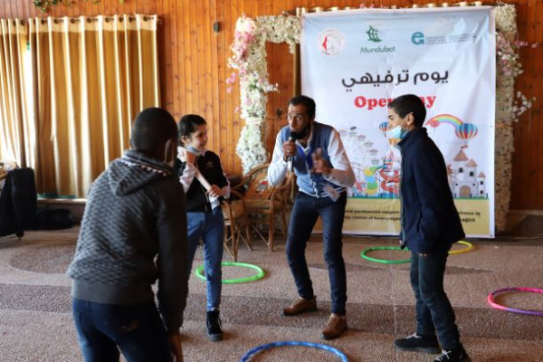 اتحاد لجان المرأة الفلسطينية ينفذ يوما ترفيهيا لأطفال مدينة النصيرات