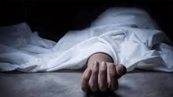 لدفاعه عن والدته.. مقتل شاب أمام والدته على يد 6 من جيرانه