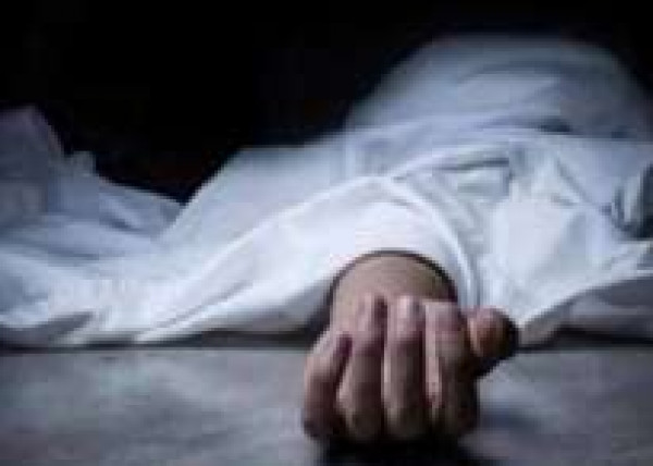 لهذا السبب.. رجل يقتل زوجته بوحشية ويرمي جثتها في الشارع