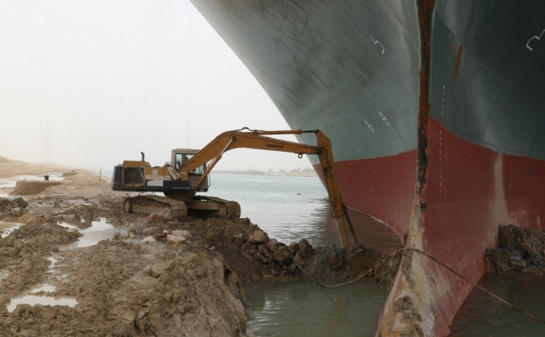 السيسي: المصريون نجحوا بإنهاء أزمة السفينة الجانحة رغم التعقيد الفني الهائل