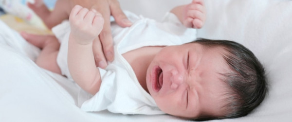 ما أسباب قلة الرضاعة عند حديثي الولادة ؟