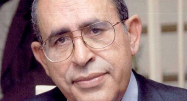 وفاة الشاعر والمفكر الفلسطيني عز الدين المناصرة