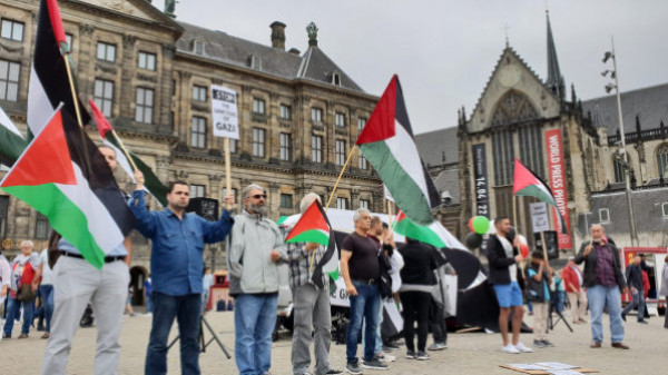 وقفة تضامنية مع الشعب الفلسطيني في مدينة هارلم الهولندية