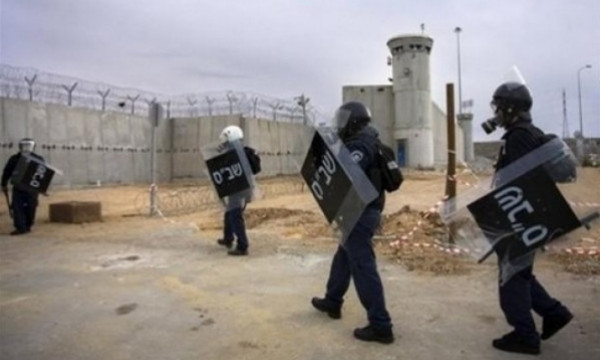 نادي الأسير: أسيران في سجن (النقب) مضربان عن الطعام رفضًا لاعتقالهما الإداريّ