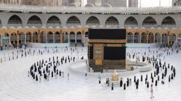 السعودية تعلن آلية الحصول علي تصريح بالعمرة في رمضان وشروطها