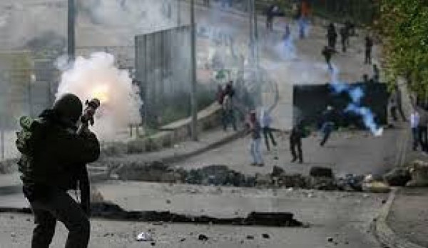 إصابة شاب بعيار "إسفنجي" وآخرين بالاختناق إثر قمع الاحتلال مسيرة كفر قدوم