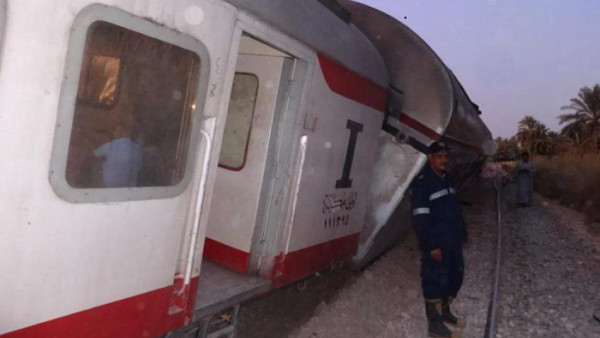 8 قتلى و109 مصابًا جراء انقلاب قطار سكة حديد في القليوبية بمصر