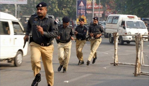 مقتل ثلاثة أشخاص وإصابة 11 آخرين في انفجار بفندق جنوب غربي باكستان