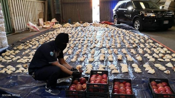 بسبب المخدرات.. السعودية تحظر دخول الفواكه والخضروات من لبنان