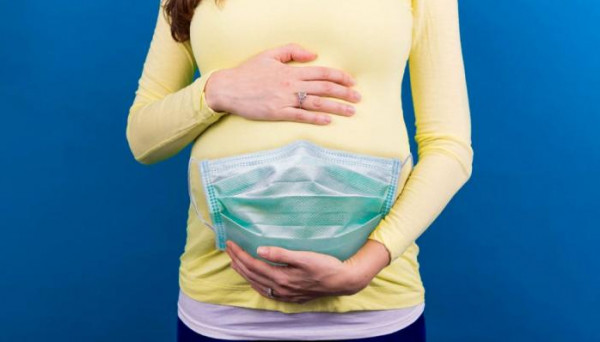 هل تؤثر ارتداء الكمامة على صحة السيدات الحوامل ؟