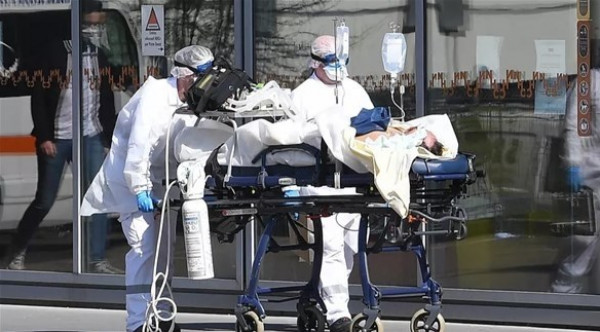 فرنسا تسجل تراجعا في وفيات (كورونا) وعدد المرضى في العناية المركزة