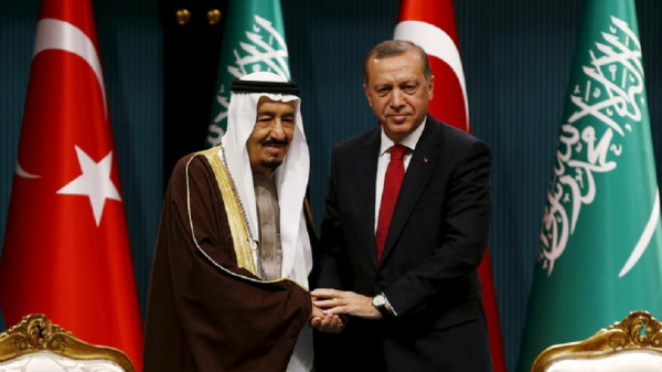 أردوغان يبحث مع العاهل السعودي العلاقات بين البلدين