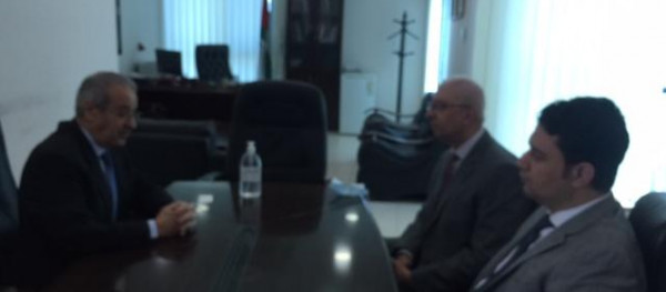 تيسير خالد يبحث مع القنصل المصري العام لدى فلسطين التطورات السياسية