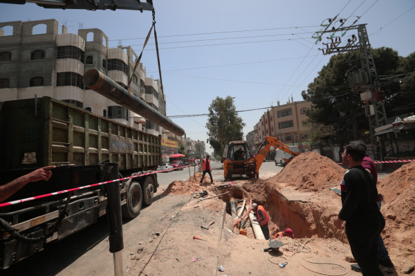 بلدية غزة تنجز أعمال صيانة لخط الصرف الصحي الناقل جنوب المدينة