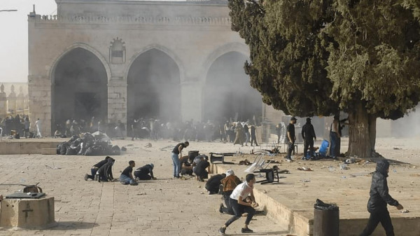 278 إصابة بينها خطيرة خلال اقتحام الاحتلال للمسجد الأقصى