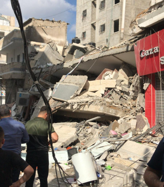 الطيران الحربي "الإسرائيلي" يستهدف بناية سكنية في حي الرمال بغزة