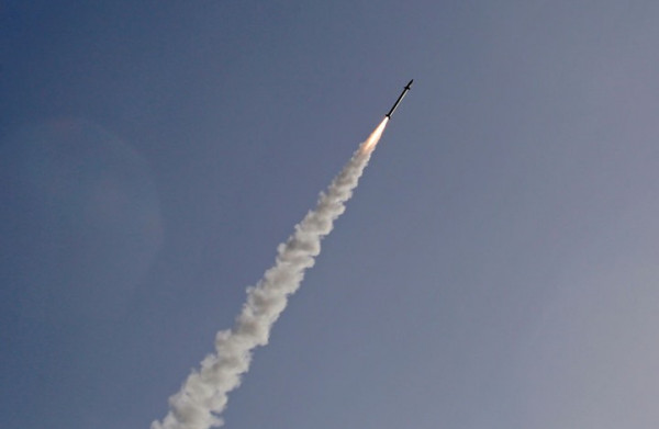 كتائب القسام تُدخل صاروخ "عياش" إلى الخدمة لأول مرة بمدى 250 كم