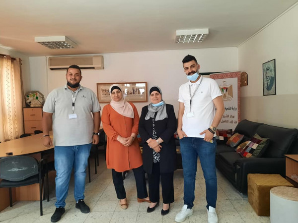 الشيخ خليفة وشركة فيتاس يبحثان سبل تمكين الطلاب بمشاريع صغيرة