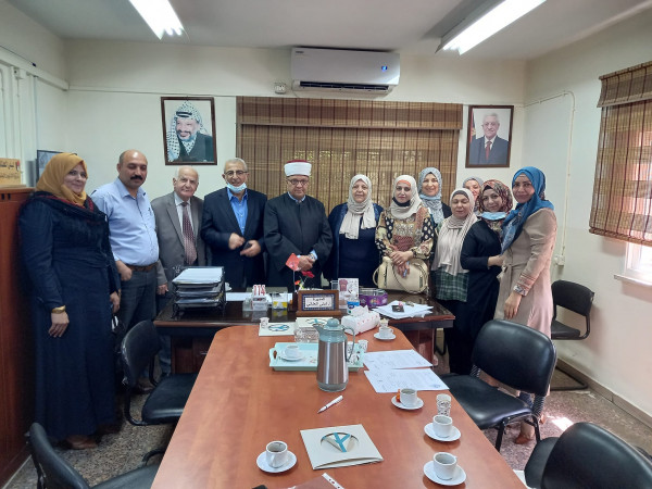 تنمية الخليل توقع اتفاقيات شراء الخدمة من الجمعيات الخيرية