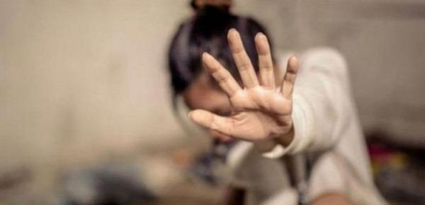 تحت تهديد السلاح.. اغتصاب جماعي لفتاة في الشارع.. وهذا ما حصل لهم