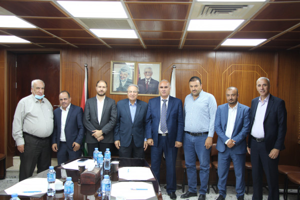 رئيس وأعضاء مجلس الغرفة يبحثون التعاون الثنائي مع رئيس جامعة نابلس للتعليم المهني والتقني