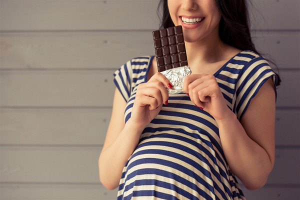 تعرفي على فوائد الشوكولاتة الداكنة للحامل